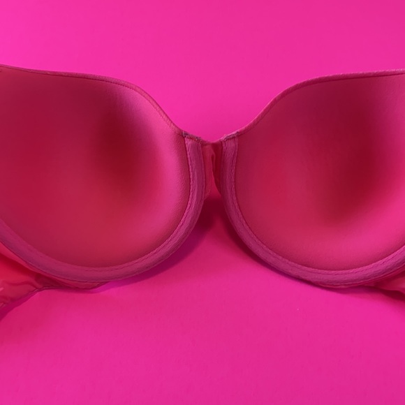 2 Victoria’s Secret bras 34D - Picture 7 of 9